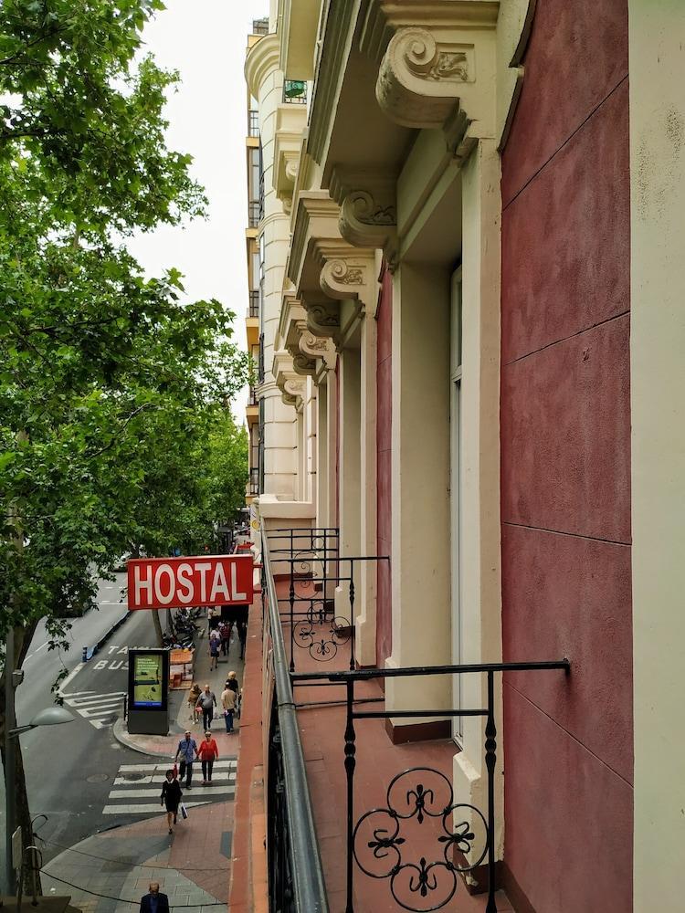 Hostal Abitum Madrid Exteriör bild