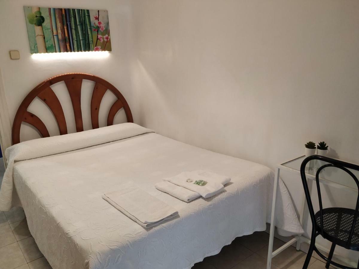 Hostal Abitum Madrid Exteriör bild