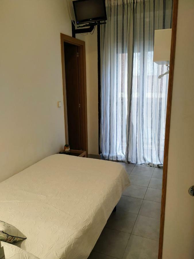Hostal Abitum Madrid Exteriör bild
