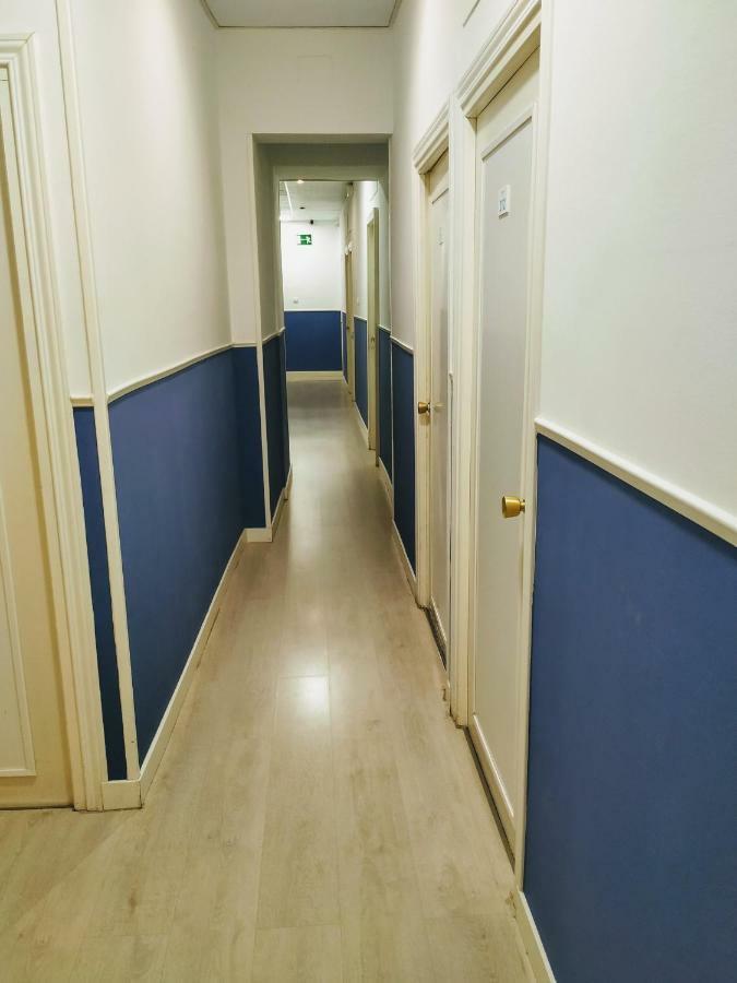 Hostal Abitum Madrid Exteriör bild